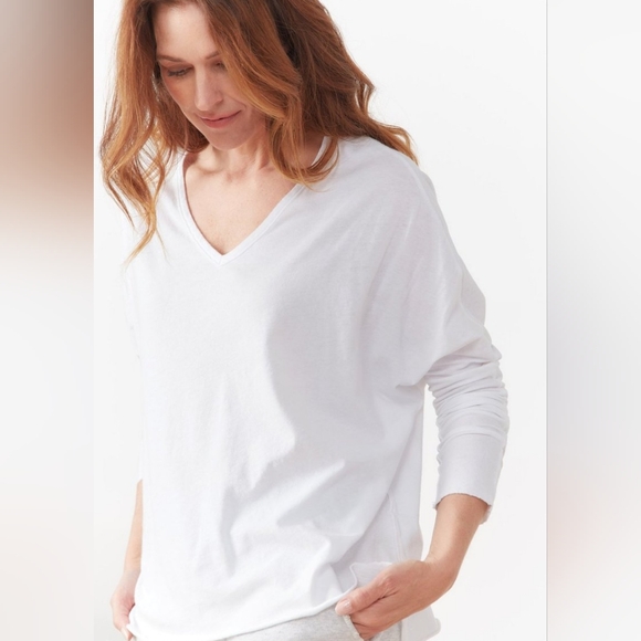 Frank & Eileen Deep Vneck Tee In White Medium - Picture 1 of 9